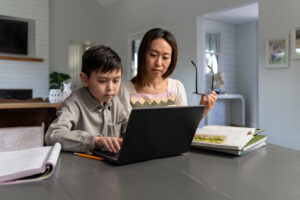 Read more about the article Bridging the Digital Divide: 160,000 students in LA Unified School District use Chromebooks powered by Snapdragon compute platforms